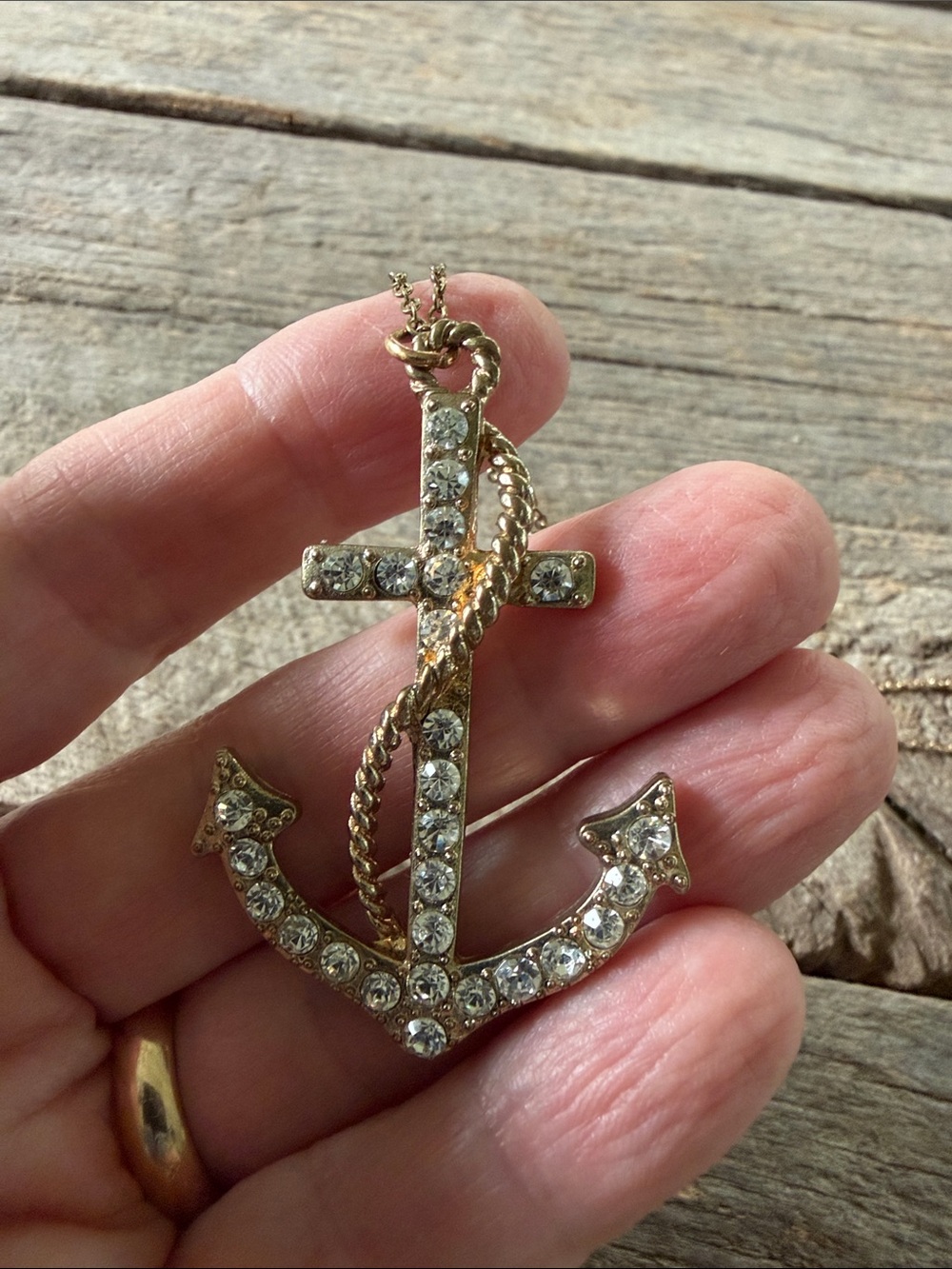Clear crusted stone anchor